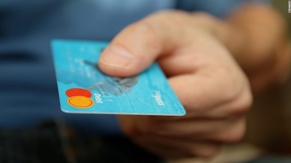 170201161914-money-card-business-credit-card-50987-super-tease-590x332.jpg