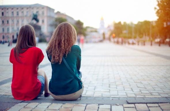 2_millennials-easy-travel-590x386.jpg