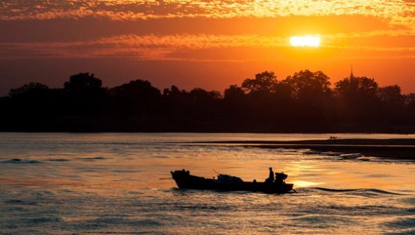 travel-the-ayeyarwady-590x334.jpg