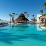 Cabo's call from luxury Resorts