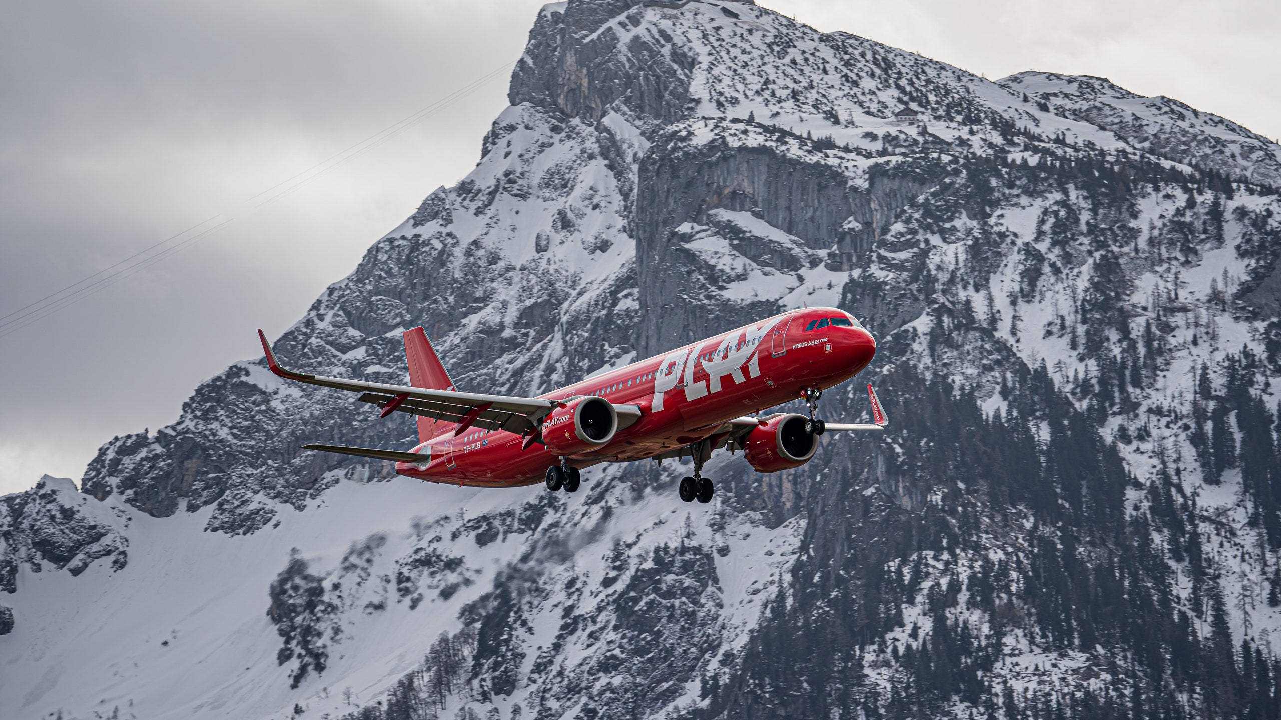 CHEAP FLIGHTS TO EUROPE and PLAY Airlines