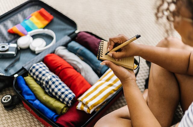 How to pack a suitcase: guide