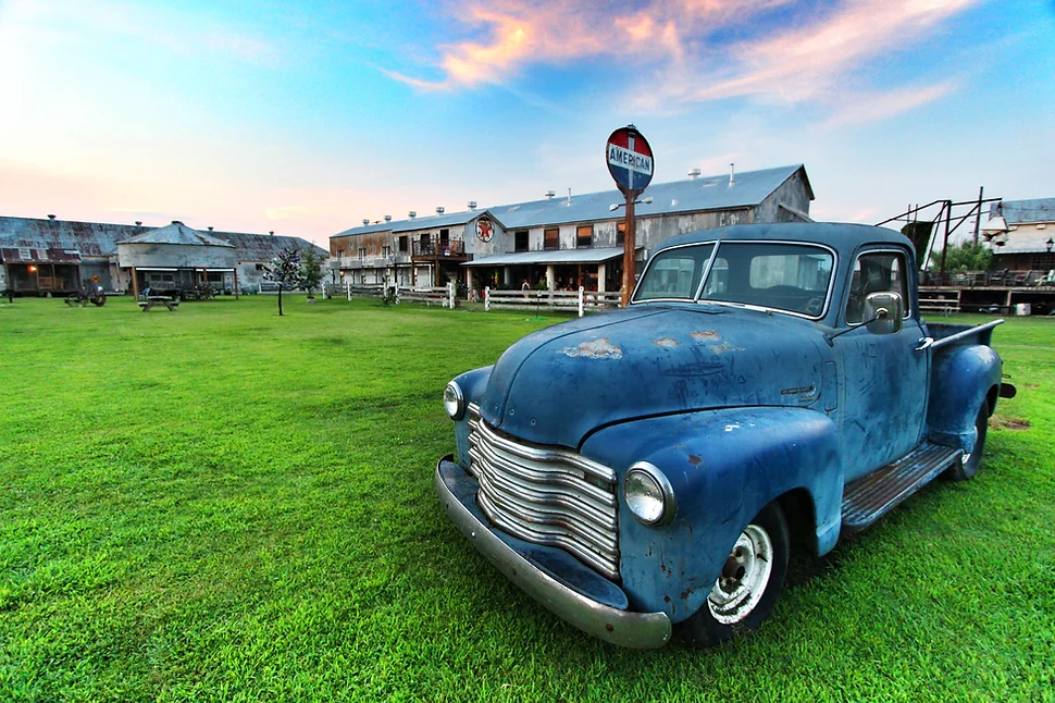 weird places to stay in Mississippi