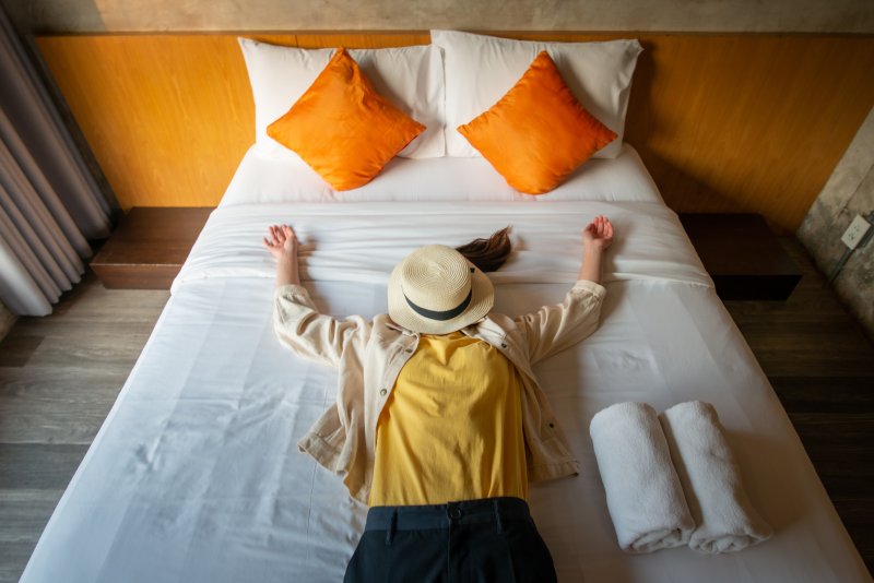 How to sleep in hotels